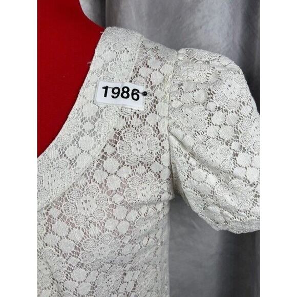 Worthington Elegant Lace Dress Size 4 Color Ivory/Silver - Picture 3 of 5